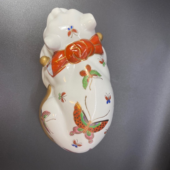 Vtg Porcelain Sleeping Cat w/ Hand Painted Butterflies - Made in Japan #268 - Picture 8 of 9